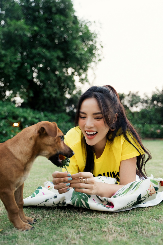 Kỳ Duyên hóa 'nàng thơ' đẹp ngẩn ngơ, lâu rồi mới thấy nàng Hậu nhẹ nhàng và ngọt ngào đến thế - 6 Kỳ Duyên hóa 'nàng thơ' đẹp ngẩn ngơ, lâu rồi mới thấy nàng Hậu nhẹ nhàng và ngọt ngào đến thế - 6