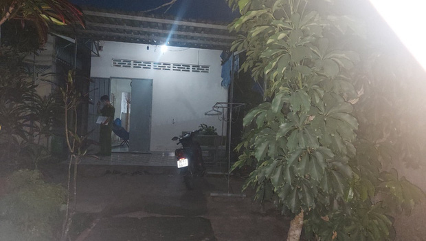 Phát hiện thi thể một thanh niên trong nhà khóa trái, bốc mùi nặng - 2 Phát hiện thi thể một thanh niên trong nhà khóa trái, bốc mùi nặng - 2