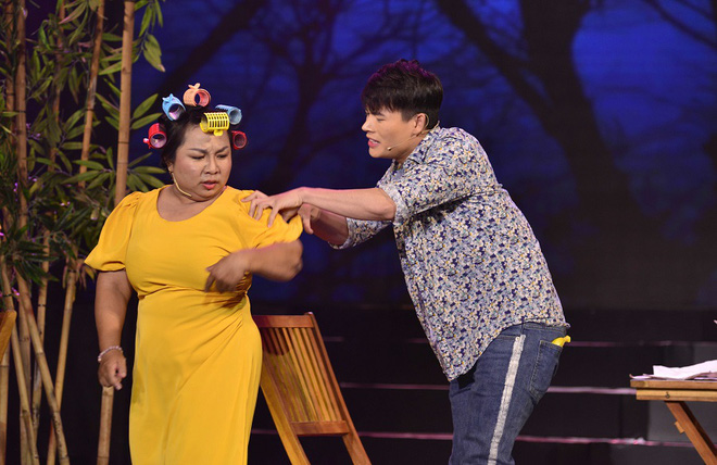 Diễn viên quần chúng showbiz Việt: Bị đánh và ăn chặn tiền cát-xê - 2 Diễn viên quần chúng showbiz Việt: Bị đánh và ăn chặn tiền cát-xê - 2