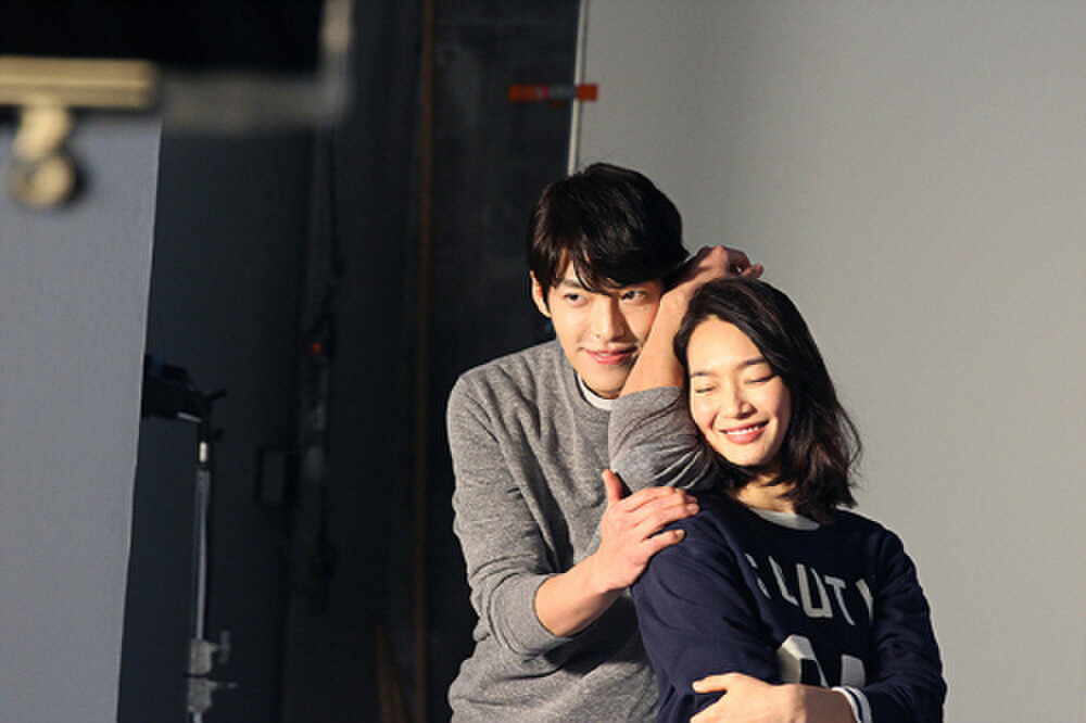 Lee Byung Hun - Shin Min Ah và Han Ji Min - Kim Woo Bin bén duyên trong phim mới - 2 Lee Byung Hun - Shin Min Ah và Han Ji Min - Kim Woo Bin bén duyên trong phim mới - 2