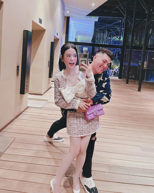 Làm dâu hào môn sung sướng như vậy nhưng Vân Tiny cũng có nỗi lo mà cô gái nào cũng gặp Làm dâu hào môn sung sướng như vậy nhưng Vân Tiny cũng có nỗi lo mà cô gái nào cũng gặp
