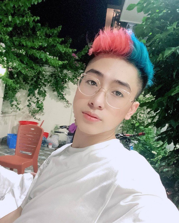 Hot TikToker Lê Bảo bị lên án khi ngang nhiên quảng cáo ứng dụng 18+ lên fanpage 2,1 triệu follow: Kiếm tiền bất chấp? Hot TikToker Lê Bảo bị lên án khi ngang nhiên quảng cáo ứng dụng 18+ lên fanpage 2,1 triệu follow: Kiếm tiền bất chấp?