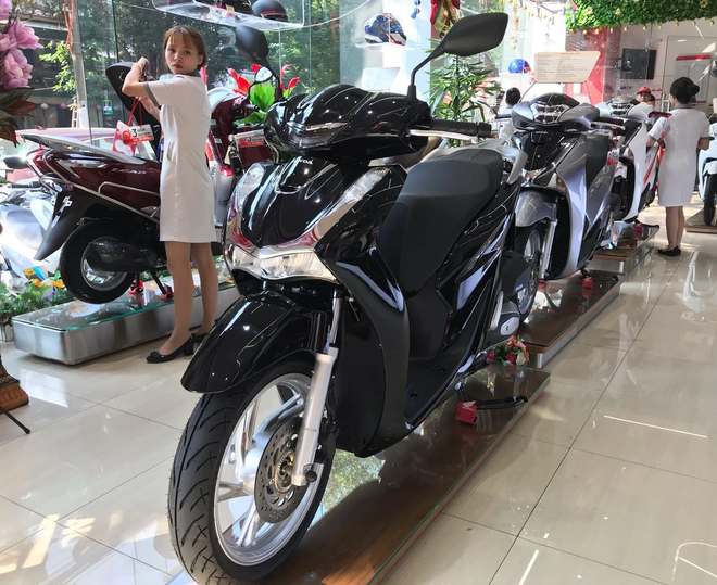 Giá xe Honda SH tiếp tục 'tăng phi mã', chạm mốc cao kỷ lục Giá xe Honda SH tiếp tục 'tăng phi mã', chạm mốc cao kỷ lục