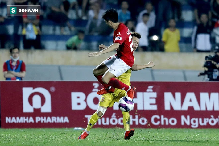 Tạo nên trận đấu 'lạ lùng' bậc nhất lịch sử V.League, CLB Nam Định bị VFF phạt tiền Tạo nên trận đấu 'lạ lùng' bậc nhất lịch sử V.League, CLB Nam Định bị VFF phạt tiền