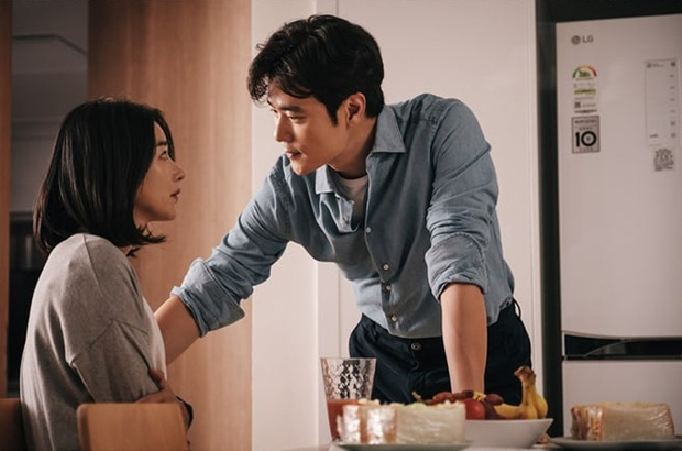 Bất chấp làn sóng tẩy chay, phim mới của Seo Ye Ji vẫn dẫn đầu doanh thu phòng vé xứ Hàn - 2 Bất chấp làn sóng tẩy chay, phim mới của Seo Ye Ji vẫn dẫn đầu doanh thu phòng vé xứ Hàn - 2