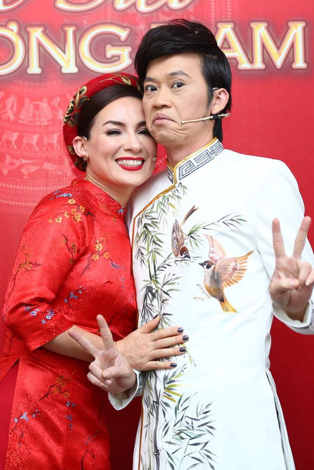 Sang tận nhà để xin hỏi cưới NS Hoài Linh, Phi Nhung nhận về 1 câu nói cực phũ của 'crush' - 2 Sang tận nhà để xin hỏi cưới NS Hoài Linh, Phi Nhung nhận về 1 câu nói cực phũ của 'crush' - 2
