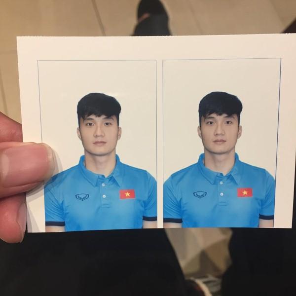 Xuân Trường chỉn chu, Công Phượng 'lách luật' để có ảnh thẻ căn cước công dân tươi tắn - 2 Xuân Trường chỉn chu, Công Phượng 'lách luật' để có ảnh thẻ căn cước công dân tươi tắn - 2