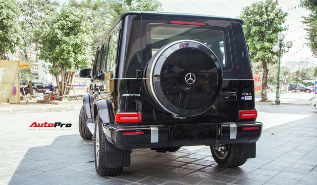 Sau Rolls-Royce Ghost, Ngọc Trinh đặt mục tiêu đưa Mercedes-AMG G 63 về garage - 4 Sau Rolls-Royce Ghost, Ngọc Trinh đặt mục tiêu đưa Mercedes-AMG G 63 về garage - 4