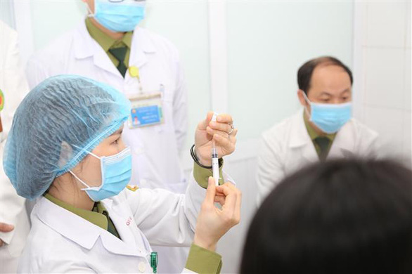 100% tình nguyện viên tiêm vaccine Nano Covax đều sinh kháng thể, bước đầu xác định được liều 'tối ưu' 100% tình nguyện viên tiêm vaccine Nano Covax đều sinh kháng thể, bước đầu xác định được liều 'tối ưu'