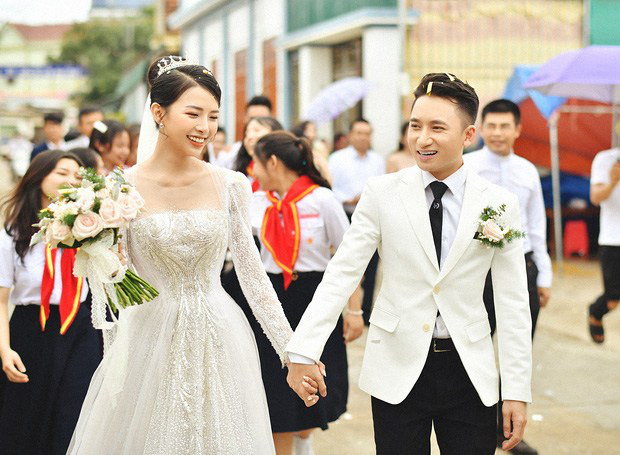 Hé lộ về hôn lễ của Phan Mạnh Quỳnh ở TP.HCM: Karik và Độ Mixi xác nhận là khách mời, địa điểm liên quan đến Nhã Phương - Hari Won? - 11 Hé lộ về hôn lễ của Phan Mạnh Quỳnh ở TP.HCM: Karik và Độ Mixi xác nhận là khách mời, địa điểm liên quan đến Nhã Phương - Hari Won? - 11
