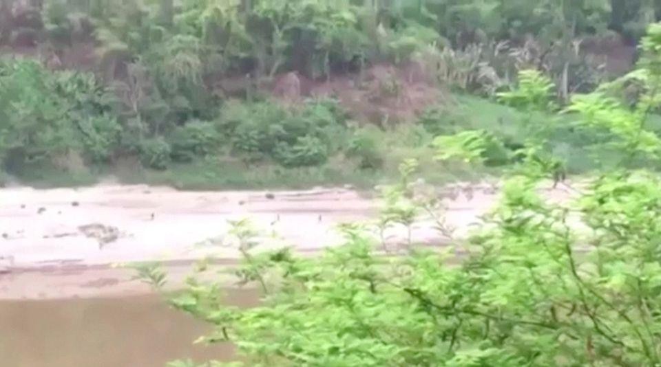 Giao tranh ở biên giới Myanmar-Thái Lan, lực lượng thiểu số đốt phá tiền đồn quân đội - 2 Giao tranh ở biên giới Myanmar-Thái Lan, lực lượng thiểu số đốt phá tiền đồn quân đội - 2
