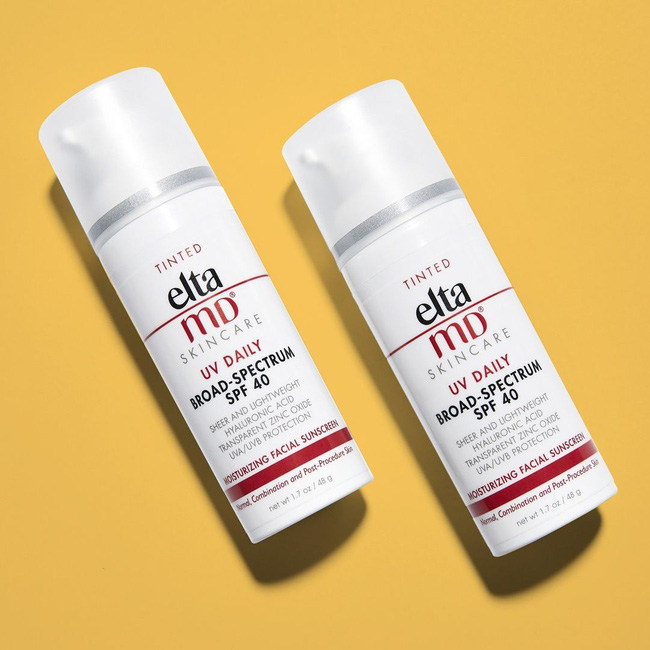 5 lọ kem chống nắng tốt nhất cho da khô: Bôi xong da mọng mướt và khỏi cần dùng kem dưỡng ẩm - 2 5 lọ kem chống nắng tốt nhất cho da khô: Bôi xong da mọng mướt và khỏi cần dùng kem dưỡng ẩm - 2