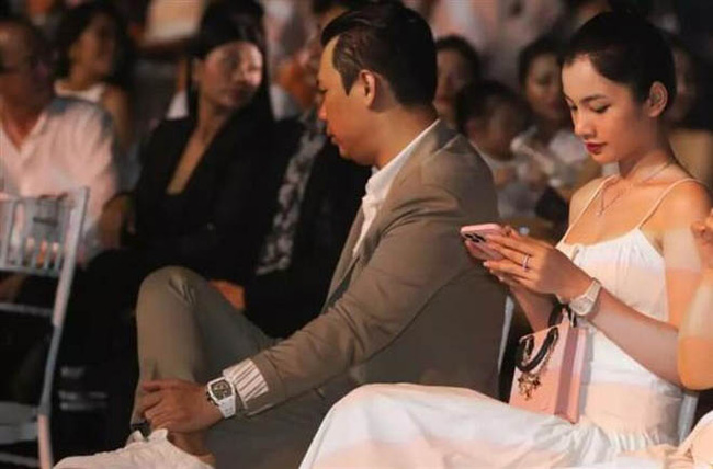Chồng cũ Lệ Quyên 'phũ phàng' loại bỏ tình trẻ tin đồn kém 27 tuổi ra khỏi ảnh chụp chung - 1 Chồng cũ Lệ Quyên 'phũ phàng' loại bỏ tình trẻ tin đồn kém 27 tuổi ra khỏi ảnh chụp chung - 1