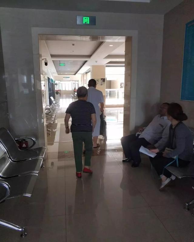 2 vợ chồng cùng nhập viện do ăn đồ thừa để qua đêm: Bác sĩ cảnh báo 4 món càng để lâu trong mùa hè càng dễ gây hại nội tạng 2 vợ chồng cùng nhập viện do ăn đồ thừa để qua đêm: Bác sĩ cảnh báo 4 món càng để lâu trong mùa hè càng dễ gây hại nội tạng