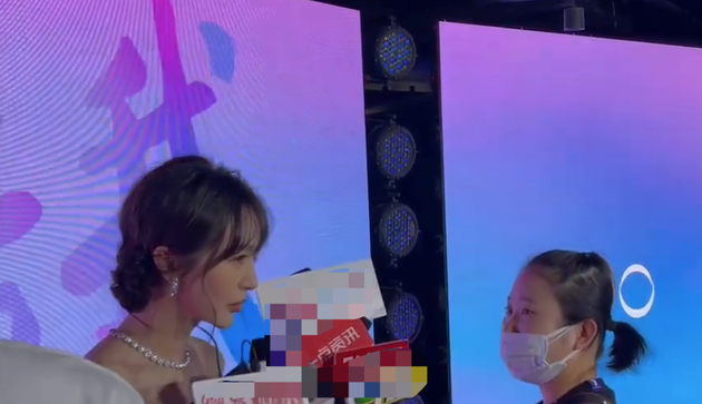 Bị phóng viên hỏi xoáy về mối quan hệ với Angela Baby, 'tình cũ Huỳnh Hiểu Minh' thẳng thừng nói không quen biết Bị phóng viên hỏi xoáy về mối quan hệ với Angela Baby, 'tình cũ Huỳnh Hiểu Minh' thẳng thừng nói không quen biết
