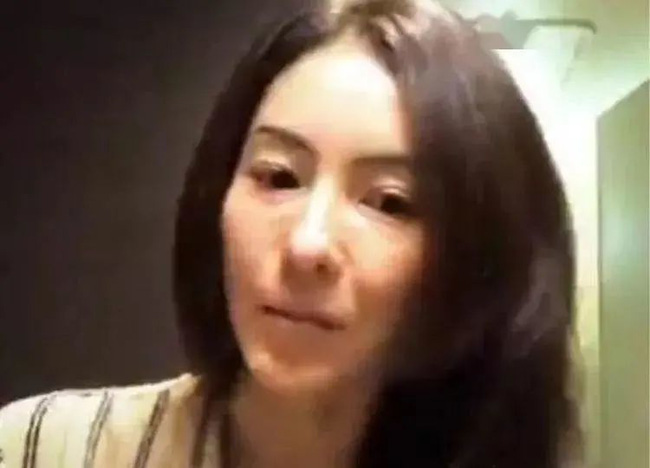Tạ Đình Phong bất ngờ đưa các con trai về nuôi dưỡng, nguyên nhân là do căn bệnh của Trương Bá Chi? - 1 Tạ Đình Phong bất ngờ đưa các con trai về nuôi dưỡng, nguyên nhân là do căn bệnh của Trương Bá Chi? - 1