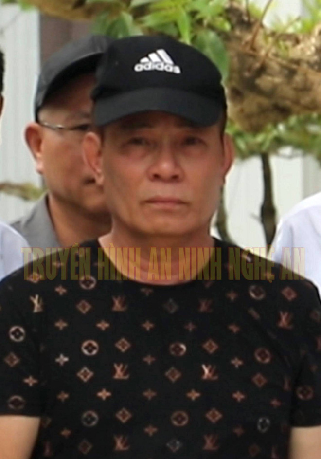 Chân dung nghi phạm bắn chết 2 người lạ trước cổng nhà Chân dung nghi phạm bắn chết 2 người lạ trước cổng nhà