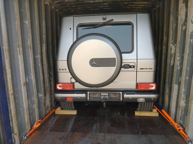 Cặp đôi Mercedes-Benz G-Class về Việt Nam: Một 'khủng long' thực thụ, đời xe gây chú ý - 1 Cặp đôi Mercedes-Benz G-Class về Việt Nam: Một 'khủng long' thực thụ, đời xe gây chú ý - 1