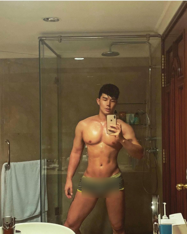 Nathan Lee gây tranh cãi dữ dội khi đăng ảnh khoe body nhưng chỉ mặc độc quần lót để lộ phần nhạy cảm Nathan Lee gây tranh cãi dữ dội khi đăng ảnh khoe body nhưng chỉ mặc độc quần lót để lộ phần nhạy cảm
