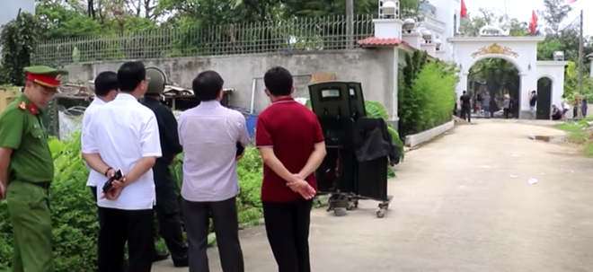 Nghệ An: Khởi tố, bắt tạm giam chủ nhà bắn chết 2 người trước cổng - 1 Nghệ An: Khởi tố, bắt tạm giam chủ nhà bắn chết 2 người trước cổng - 1
