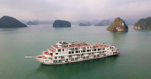 Quảng Ninh cách ly du thuyền 5 sao cùng 182 người trên vịnh Hạ Long Quảng Ninh cách ly du thuyền 5 sao cùng 182 người trên vịnh Hạ Long