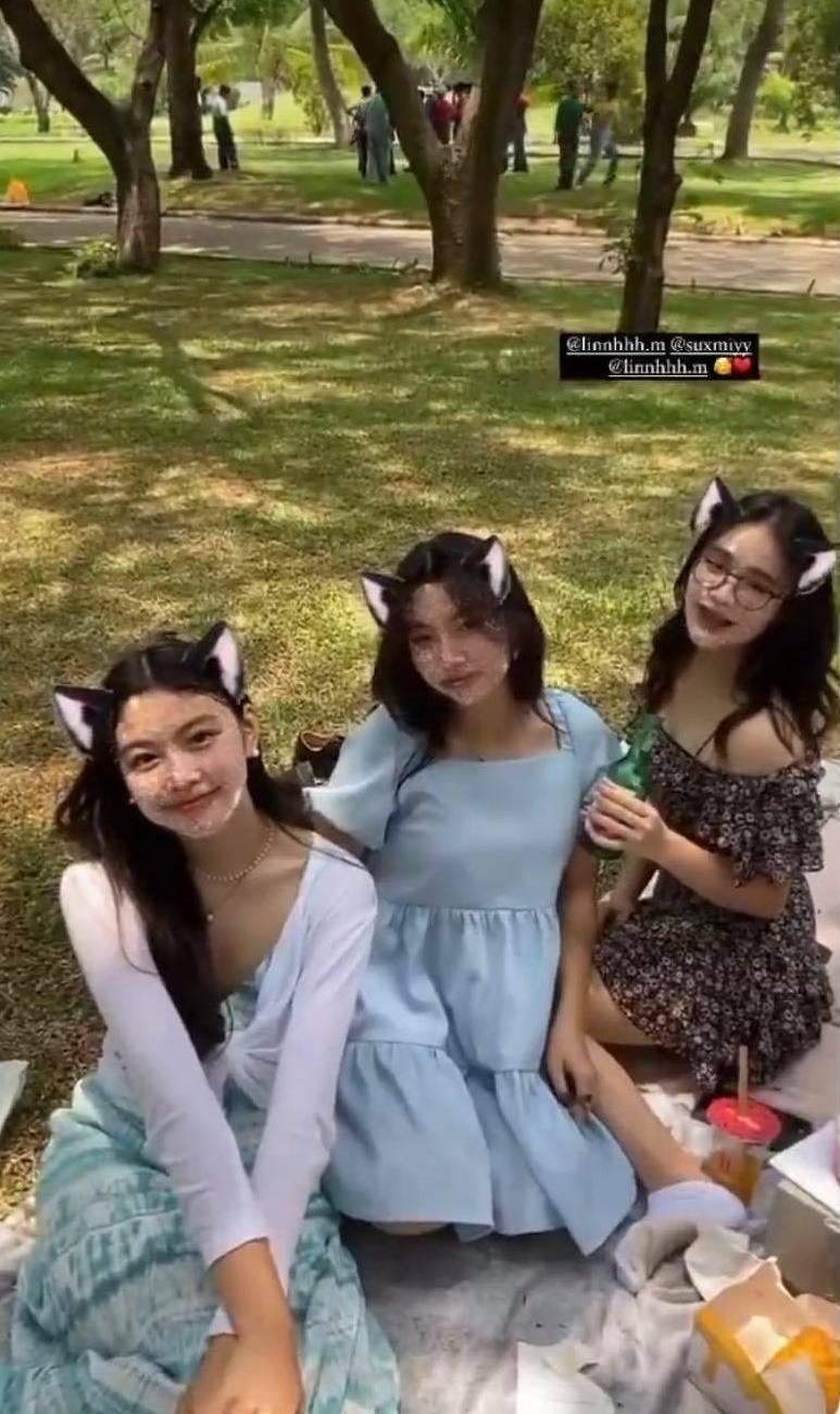 Con gái Lọ Lem của Quyền Linh nổi bật như nàng thơ giữa hội bạn, nhan sắc thế này bảo sao được gọi là Hoa hậu - 1 Con gái Lọ Lem của Quyền Linh nổi bật như nàng thơ giữa hội bạn, nhan sắc thế này bảo sao được gọi là Hoa hậu - 1