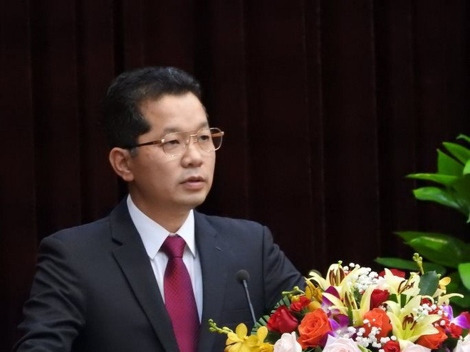 Bí thư Đà Nẵng đi thị sát, phê bình công an, chỉ ra hàng loạt lỗ hổng trong phòng dịch Covid-19 - 2 Bí thư Đà Nẵng đi thị sát, phê bình công an, chỉ ra hàng loạt lỗ hổng trong phòng dịch Covid-19 - 2