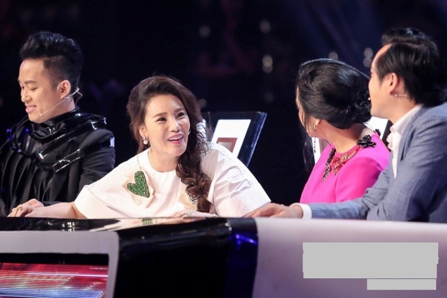 Nathan Lee livestream bóc phốt The X-Factor, vụ ồn ào Thanh Lam mắng Hồ Quỳnh Hương 'láo' bị đào lại - 4 Nathan Lee livestream bóc phốt The X-Factor, vụ ồn ào Thanh Lam mắng Hồ Quỳnh Hương 'láo' bị đào lại - 4