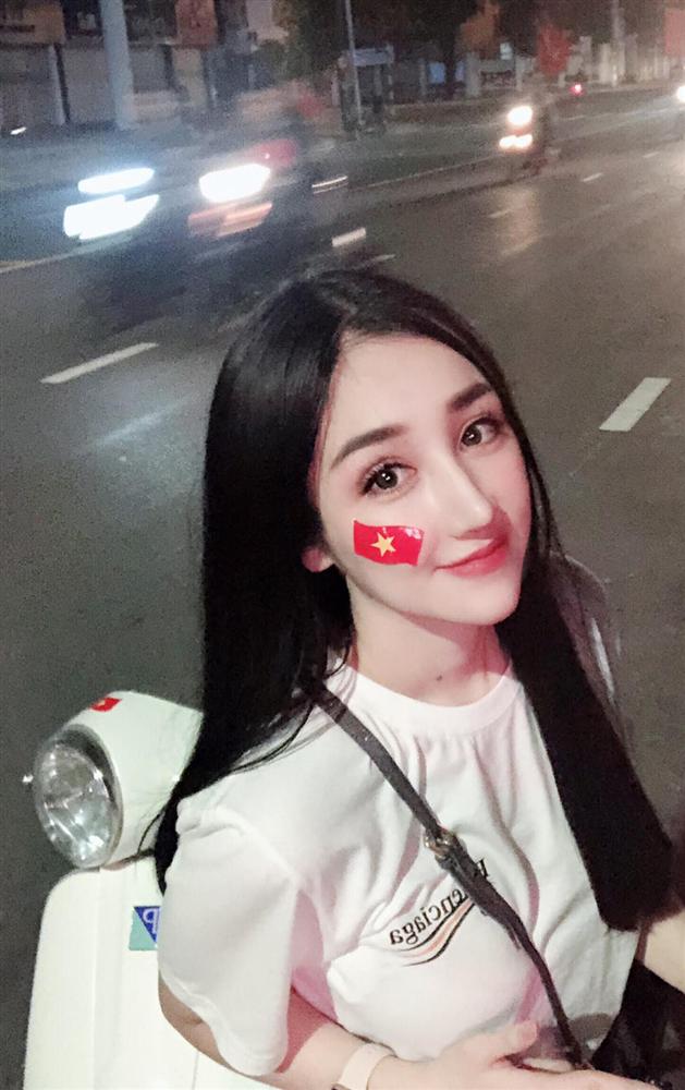 Dân mạng hào hứng bắt trend 'Đưa mẹ về thanh xuân' với loạt ảnh xinh như diễn viên TVB cùng các góc nghiêng cực phẩm của mẹ - 5 Dân mạng hào hứng bắt trend 'Đưa mẹ về thanh xuân' với loạt ảnh xinh như diễn viên TVB cùng các góc nghiêng cực phẩm của mẹ - 5