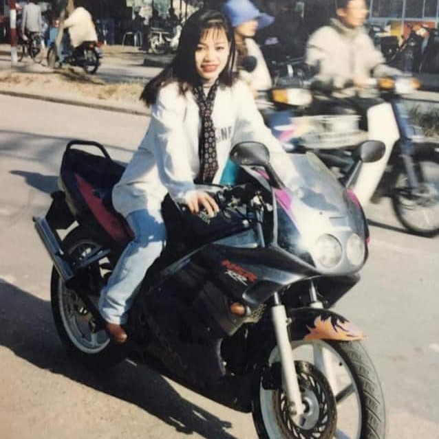 Dân mạng hào hứng bắt trend 'Đưa mẹ về thanh xuân' với loạt ảnh xinh như diễn viên TVB cùng các góc nghiêng cực phẩm của mẹ - 15 Dân mạng hào hứng bắt trend 'Đưa mẹ về thanh xuân' với loạt ảnh xinh như diễn viên TVB cùng các góc nghiêng cực phẩm của mẹ - 15