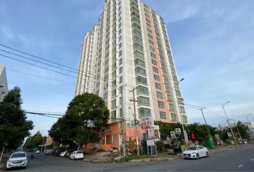 Chém chết vợ con rồi lên sân thượng chung cư nhảy xuống tự tử Chém chết vợ con rồi lên sân thượng chung cư nhảy xuống tự tử