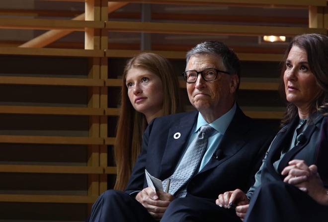 Tỷ phú Bill Gates ly hôn vợ sau 27 năm chung sống, con gái chia sẻ điều khiến ai cũng đau lòng Tỷ phú Bill Gates ly hôn vợ sau 27 năm chung sống, con gái chia sẻ điều khiến ai cũng đau lòng