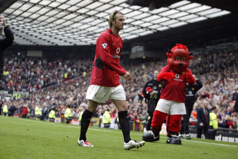 Góc khuất vụ chiếc giày bay giữa Sir Alex Ferguson và Beckham - 3 Góc khuất vụ chiếc giày bay giữa Sir Alex Ferguson và Beckham - 3