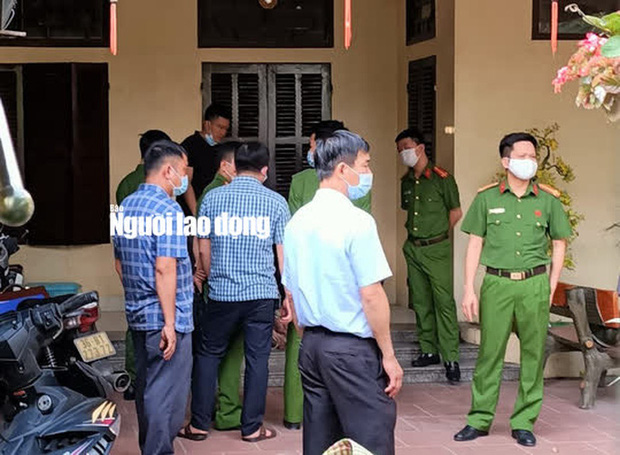 Con trai nghi ngáo đá cắt cổ mẹ tử vong - 1 Con trai nghi ngáo đá cắt cổ mẹ tử vong - 1