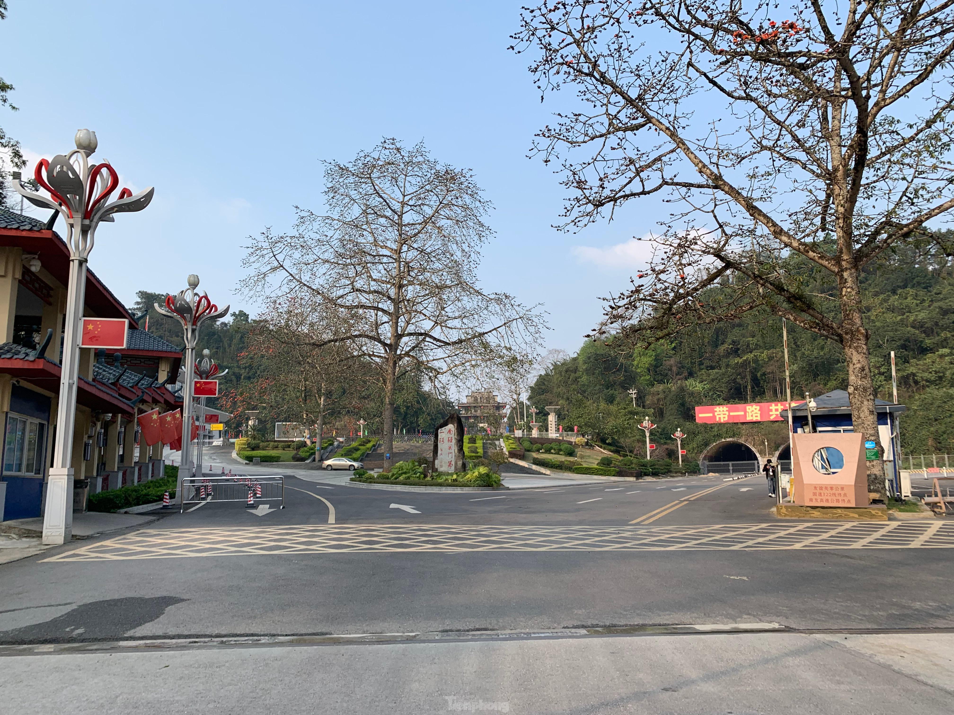 4/5 chuyên gia Trung Quốc dương tính với SARS-CoV-2 sau khi trở về từ Việt Nam 4/5 chuyên gia Trung Quốc dương tính với SARS-CoV-2 sau khi trở về từ Việt Nam