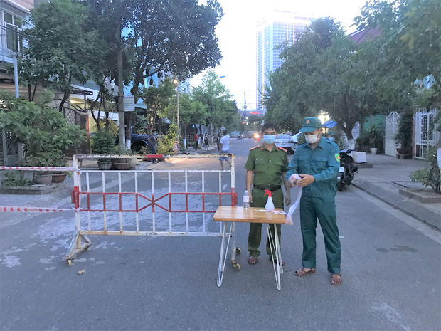 Đà Nẵng tạm dừng hoạt động 1 khu chợ vì liên quan ca mắc Covid-19, xét nghiệm cho toàn bộ tiểu thương - 1 Đà Nẵng tạm dừng hoạt động 1 khu chợ vì liên quan ca mắc Covid-19, xét nghiệm cho toàn bộ tiểu thương - 1