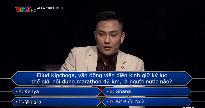 Dùng chiến thuật 'cãi vợ', người đàn ông giật giải khủng ở Ai là triệu phú - 1 Dùng chiến thuật 'cãi vợ', người đàn ông giật giải khủng ở Ai là triệu phú - 1