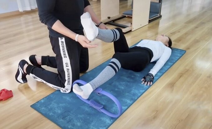 Hai năm vật lộn với thương tích vì bị chồng đẩy xuống vách đá - 2 Hai năm vật lộn với thương tích vì bị chồng đẩy xuống vách đá - 2