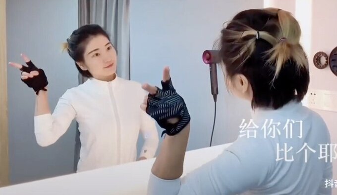 Hai năm vật lộn với thương tích vì bị chồng đẩy xuống vách đá - 3 Hai năm vật lộn với thương tích vì bị chồng đẩy xuống vách đá - 3