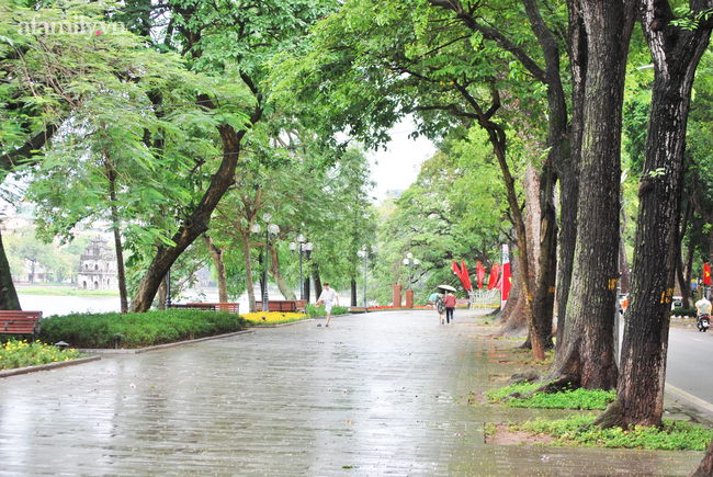 Hà Nội: Lập rào chắn, phun khử khuẩn phố Đinh Liệt liên quan lịch trình đi lại dày đặc của nữ bệnh nhân COVID-19 đến từ Đà Nẵng - 5 Hà Nội: Lập rào chắn, phun khử khuẩn phố Đinh Liệt liên quan lịch trình đi lại dày đặc của nữ bệnh nhân COVID-19 đến từ Đà Nẵng - 5