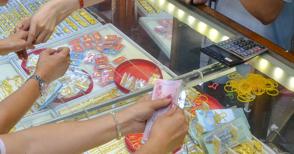 Giá vàng hôm nay 5-5: Lại giảm sốc khi Mỹ có thể tăng lãi suất cơ bản Giá vàng hôm nay 5-5: Lại giảm sốc khi Mỹ có thể tăng lãi suất cơ bản