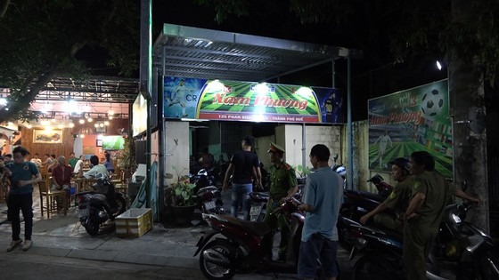 Triệt phá tụ điểm cá độ bóng đá giao dịch gần 2 tỷ đồng núp bóng quán cà phê Triệt phá tụ điểm cá độ bóng đá giao dịch gần 2 tỷ đồng núp bóng quán cà phê