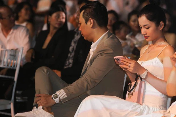 Đỏ mặt với loạt ảnh Cẩm Đan diện váy hở bạo phô diễn gần hết vòng 3, sexy thế bảo sao đại gia Đức Huy mê mệt? - 4 Đỏ mặt với loạt ảnh Cẩm Đan diện váy hở bạo phô diễn gần hết vòng 3, sexy thế bảo sao đại gia Đức Huy mê mệt? - 4