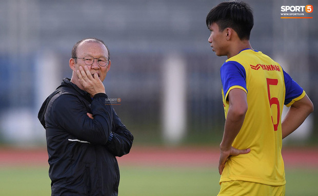 HLV Park Hang-seo vẫn chờ Văn Hậu trở lại tuyển Việt Nam ở vòng loại World Cup - 1 HLV Park Hang-seo vẫn chờ Văn Hậu trở lại tuyển Việt Nam ở vòng loại World Cup - 1