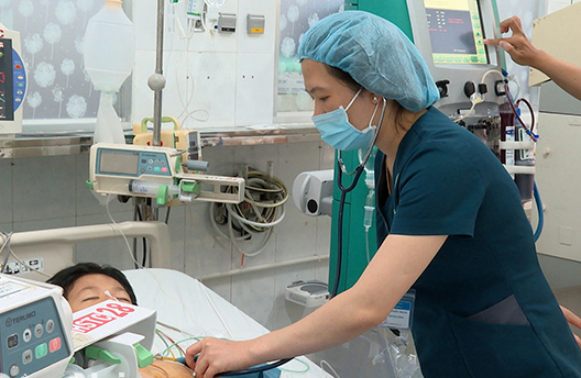6 trẻ trong một gia đình bị ngộ độc, trong đó 1 trẻ tử vong và 1 trẻ phải lọc máu: Chuyên gia cảnh báo thói quen ăn vỉa hè, đường phố cực nguy hiểm 6 trẻ trong một gia đình bị ngộ độc, trong đó 1 trẻ tử vong và 1 trẻ phải lọc máu: Chuyên gia cảnh báo thói quen ăn vỉa hè, đường phố cực nguy hiểm