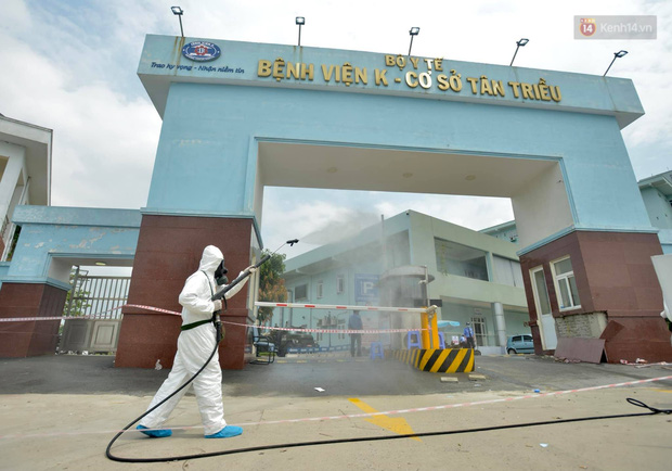 Ảnh: Hơn 1km tuyến đường ven bệnh viện với hơn 6,6 hecta viện K Tân Triều được phun khử khuẩn, tiêu độc Ảnh: Hơn 1km tuyến đường ven bệnh viện với hơn 6,6 hecta viện K Tân Triều được phun khử khuẩn, tiêu độc