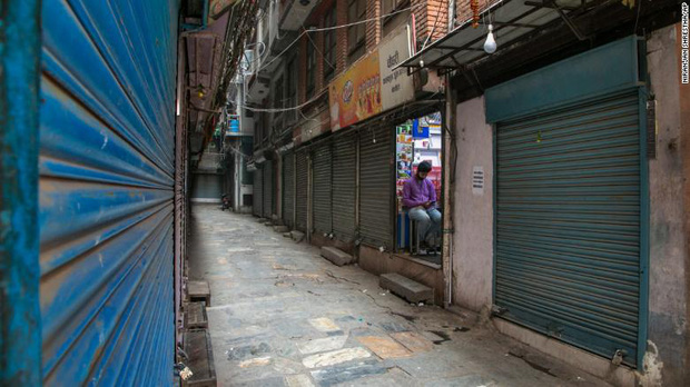 Nepal trên bờ vực trở thành một 'địa ngục Covid' ngay bên cạnh Ấn Độ, thậm chí sẽ còn kinh khủng hơn nữa - 1 Nepal trên bờ vực trở thành một 'địa ngục Covid' ngay bên cạnh Ấn Độ, thậm chí sẽ còn kinh khủng hơn nữa - 1