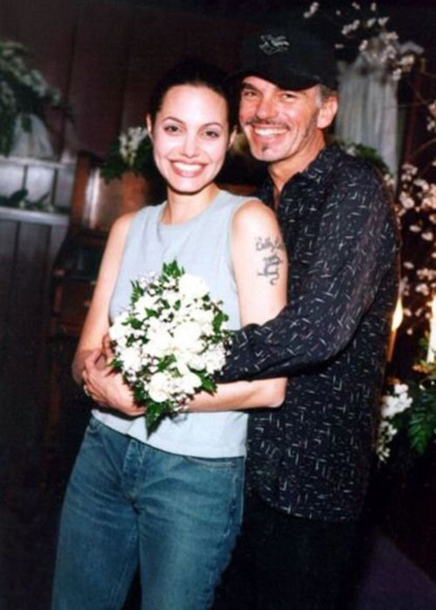 Đời chồng thứ 2 của Angelina Jolie: Nàng lại làm Tuesday, chàng 'đá' hôn thê ngang nhiên cưới nàng và 101 chuyện ân ái gây sốc - 2 Đời chồng thứ 2 của Angelina Jolie: Nàng lại làm Tuesday, chàng 'đá' hôn thê ngang nhiên cưới nàng và 101 chuyện ân ái gây sốc - 2
