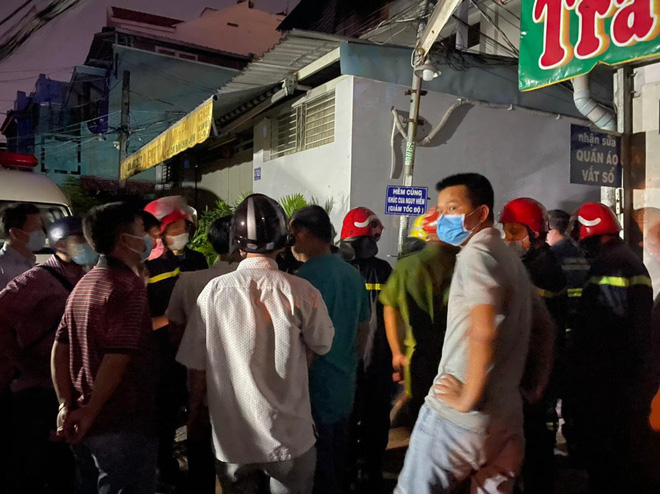 Vụ cháy làm 7 người tử vong ở TP.HCM: 'Thấy có người vẫy tay kêu cứu nhưng do lửa hừng hực nóng quá không vào được' - 3 Vụ cháy làm 7 người tử vong ở TP.HCM: 'Thấy có người vẫy tay kêu cứu nhưng do lửa hừng hực nóng quá không vào được' - 3