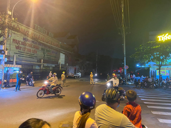Vụ cháy làm 7 người tử vong ở TP.HCM: 'Thấy có người vẫy tay kêu cứu nhưng do lửa hừng hực nóng quá không vào được' - 4 Vụ cháy làm 7 người tử vong ở TP.HCM: 'Thấy có người vẫy tay kêu cứu nhưng do lửa hừng hực nóng quá không vào được' - 4